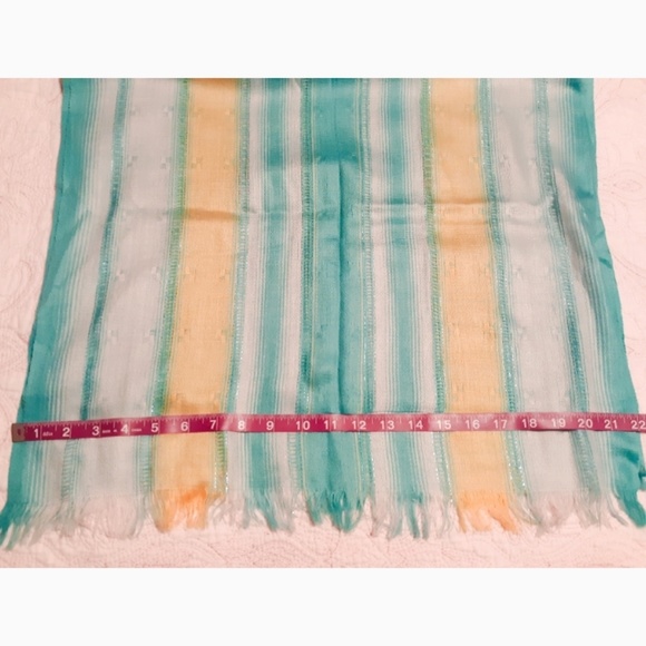 Scarf NWOT - Picture 2 of 2